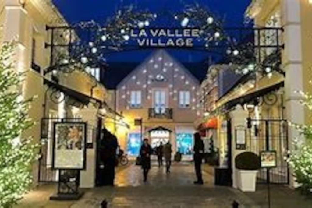 Proche Disney Et Paris - Studio Terrasse Et Parking Prive モンテヴラン エクステリア 写真
